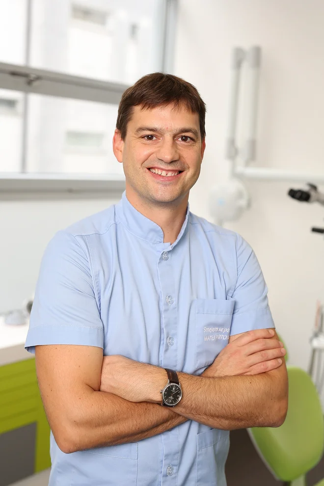 "Telesno zdravje se začne v ustih," pravi Matej Pirtovšek. Arhiv Ustne higiene