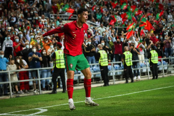 Cristiano Ronaldo ne popušča. FOTO: Carlos Costa/AFP
