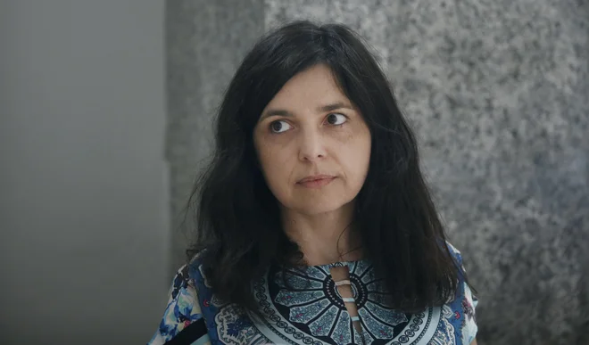 Andreja Drev pojasnjuje, da mladi v Sloveniji zelo lahko dostopajo do kanabisa. FOTO: Blaž Samec