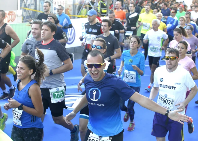 Tudi če zmanjšajte kilometrino za 10- do 20- odstotkov, je to je dober način, da ostanete v formi, medtem ko se greste živahnejši džoging in ste svoje poslali možgane na pašo. FOTO: Roman Šipič/Delo
