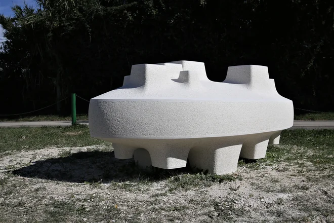 Vedsoljska ladja, Mario Lopes, 2021 Foto Obalne Galerije Piran