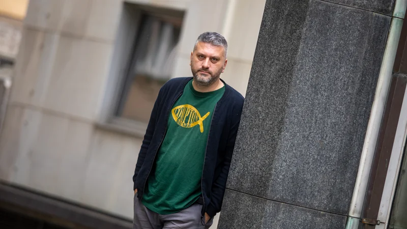Fotografija: Damir Imamović je postal ambasador sevdaha po svetu. FOTO: Voranc Vogel/Delo