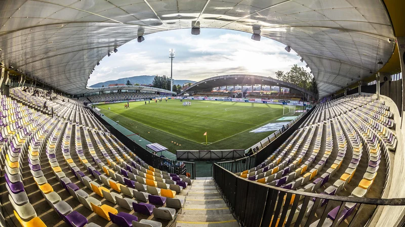Fotografija: V Ljudskem vrtu proti Rusiji ni bilo kaj prida boljše vzdušje, kot bi bilo v Stožicah. FOTO: Jure Banfi/Sobotainfo