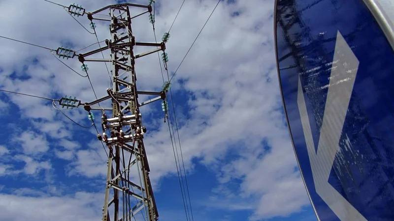 Fotografija: Slovenija proizvede približno toliko električne energije, kot je porabi. Fotodokumentacija Dela
