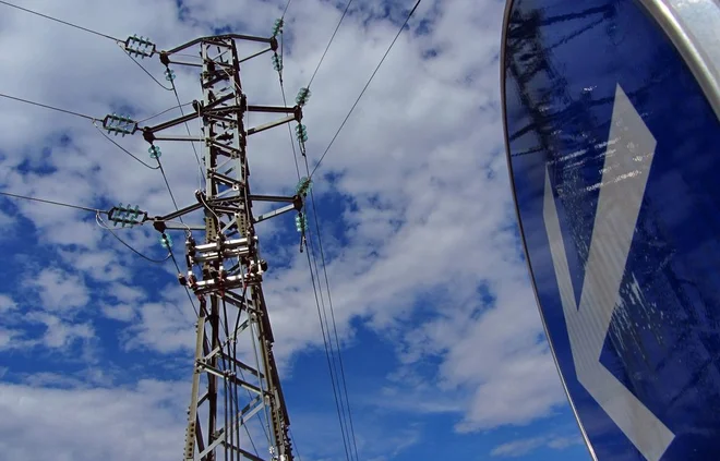 Slovenija proizvede približno toliko električne energije, kot je porabi. Fotodokumentacija Dela
