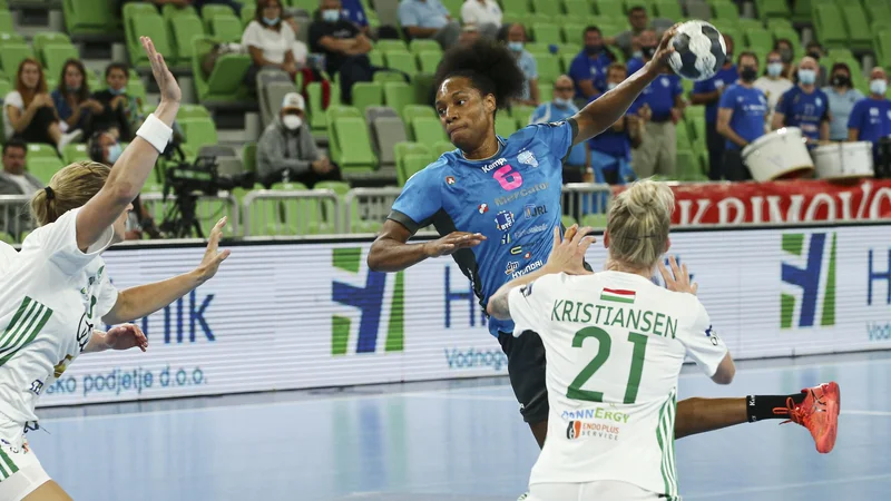 Fotografija: Océane Sercien Ugolin ima top v levici. FOTO: Jože Suhadolnik