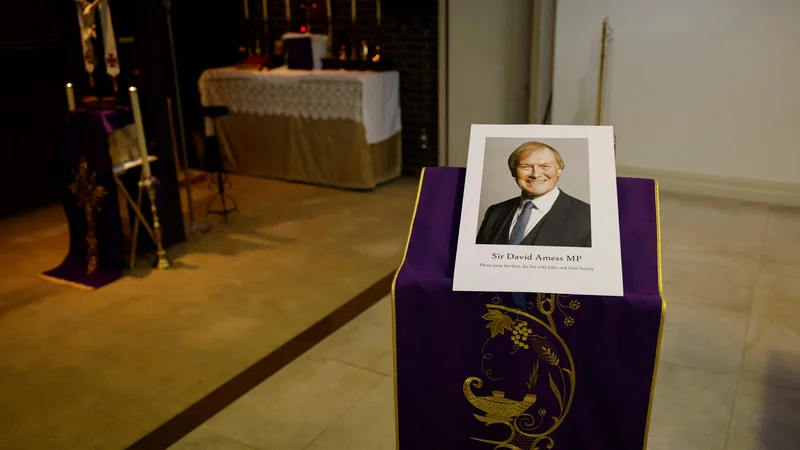Fotografija: Poslanec v vrstah torijcev je bil od leta 1983. FOTO: Tolga Akmen/Afp
