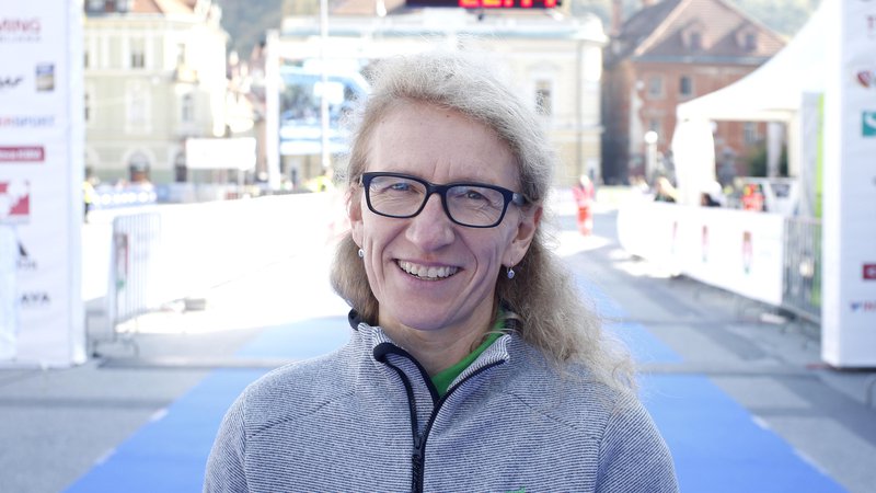 Fotografija: Barbara Železnik, članica organizacijske ekipe že od tretje izvedbe ljubljanskega maratona. FOTO: Roman Šipić/Delo
