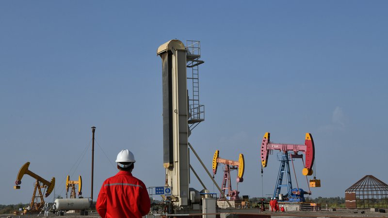 Fotografija: Ponudba nafte ne raste tako hitro kot povpraševanje. FOTO: Reuters
