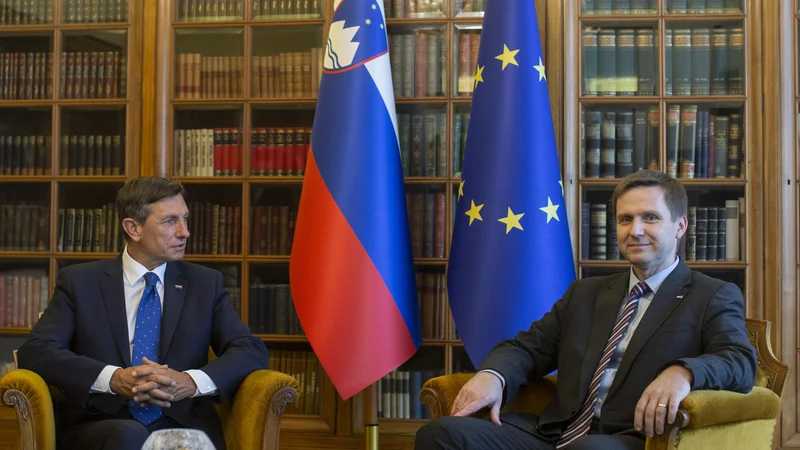 Fotografija: Pomenljivo je, da je, ko gre za zaupanje, oktobra 2021 predsednik državnega zbora prehitel predsednika republike. Podatek je toliko bolj presenetljiv, če vemo, da je državni zbor institucija z najnižjo stopnjo zaupanja. FOTO: Voranc Vogel/Delo