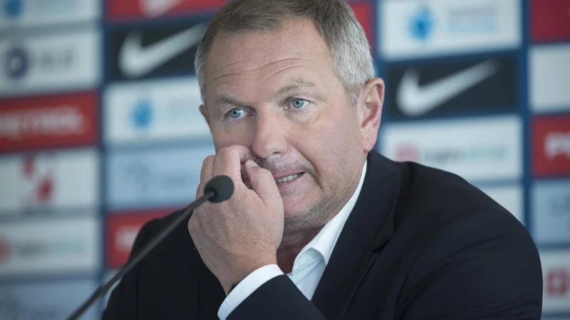 Fotografija: Slovenski selektor Matjaž Kek se bo na povabilo Mednarodne nogometne zveze (Fifa) udeležil spletnega posveta o prihodnosti nogometa. Foto: Jure Eržen/Delo