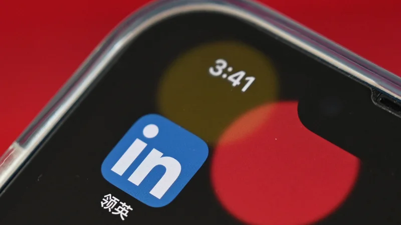 Fotografija: Linkedin je bil tudi omrežje, prek katerega je kitajska tajna služba tuje državljane rekrutirala za svoje agente. FOTO: Greg Baker/AFP