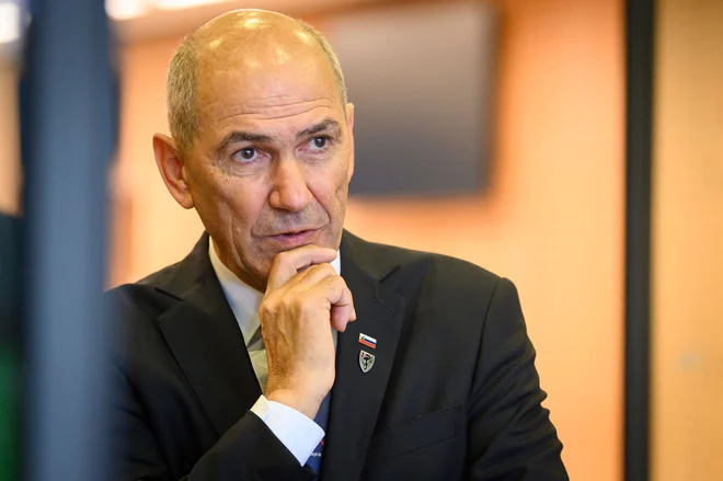 Janša je poudaril še, da je bilo iz prejšnjih predsedovanj na ta semester preloženih zelo veliko dosjejev. FOTO: Jure Makovec/AFP
