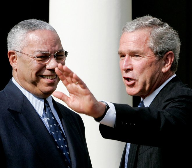 Državni sekretar Colin Powell s predsednikom Georgeom W. Bushem avgusta 2003.  Foto Reuters Photographer Reuters
