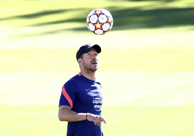 Diego Simeone uživa med gledanjem tekem Liverpoola. FOTO: Juan Medina/Reuters
