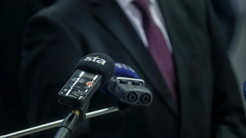 Fotografija: Tako RTV Slovenija kot STA se spopadata s težkim finančnim stanjem in napadi politike. FOTO: Blaž Samec/Delo