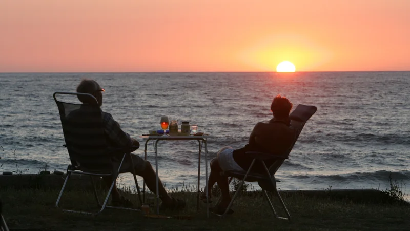 Fotografija: Po predlogu zakona, ki ga je predstavilo združenje Srebrna nit, bi pravico do dostojanstvene smrti pacient v celoti uveljavljal iz obveznega zdravstvenega zavarovanja. FOTO: Igor Modic/Delo
