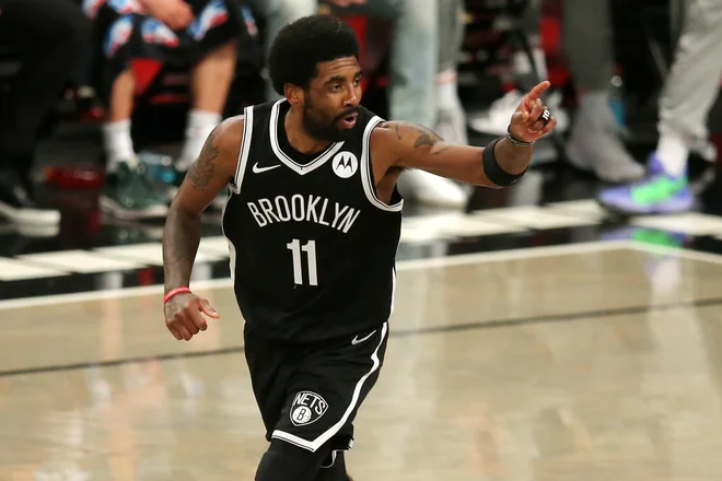 Največji zvezdnik med igralci, ki se ne želijo cepiti, Kyrie Irving bo brez tekem in tudi nekaj milijonov dolarjev. FOTO: Brad Penner/Usa Today Sports
