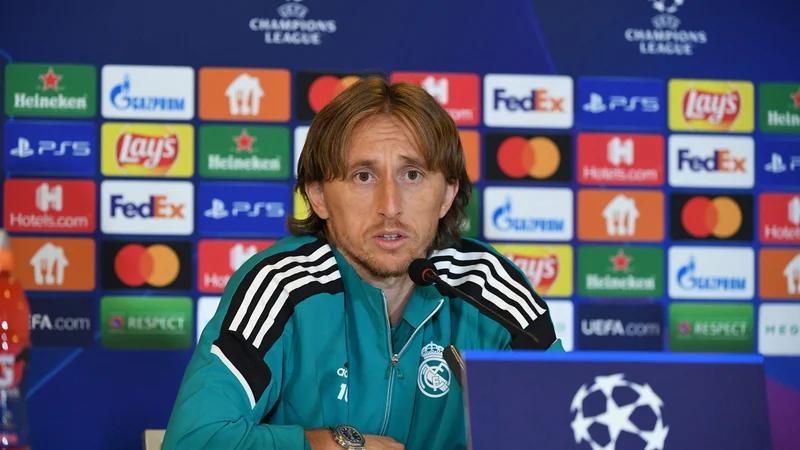 Fotografija: Luka Modrić je eden najboljših zveznih igralcev v 21. stoletju. FOTO: Sergei Supinsky/AFP
