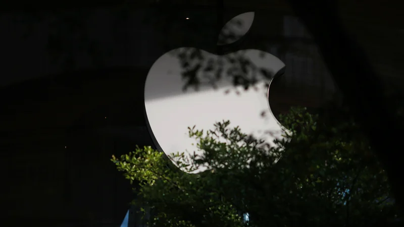 Fotografija: Kolektivni spor zoper Apple je prvi primer tovrstne kolektivne odškodninske tožbe v Sloveniji. FOTO: Soe Zeya Tun/Reuters