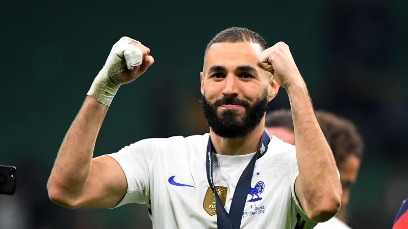 Fotografija: Karim Benzema je obtožen izsiljevanja nekdanjega reprezentančnega soigralca. FOTO: Alberto Lingria/Reuters