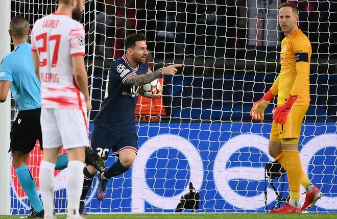 Messi je dosegel dva zadetka na Parku Princev. FOTO: Franck Fife/Afp
