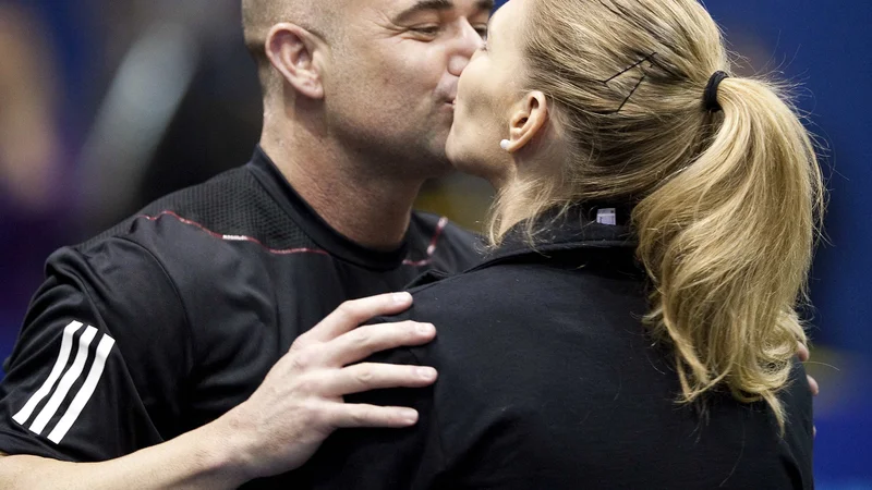 Fotografija: Tudi po dvajsetih letih sta Andre Agassi in Steffi Graf srečna v zakonskem stanu. FOTO: Joshua Roberts/Reuters