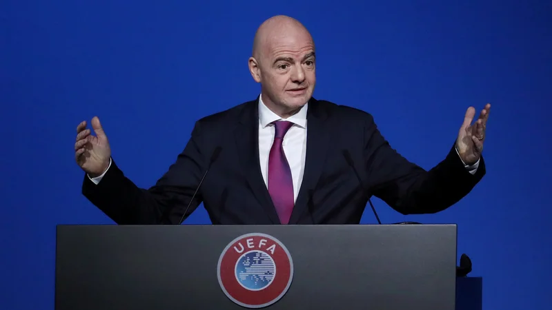 Fotografija: Predsednik Svetovne nogometne zveze (Fifa) Gianni Infantino ima v evropskih nacionalnih zvezah največje nasprotnike o izvedbi svetovnih prvenstev na vsaki dve leti. FOTO: Yves Herman/Reuters
