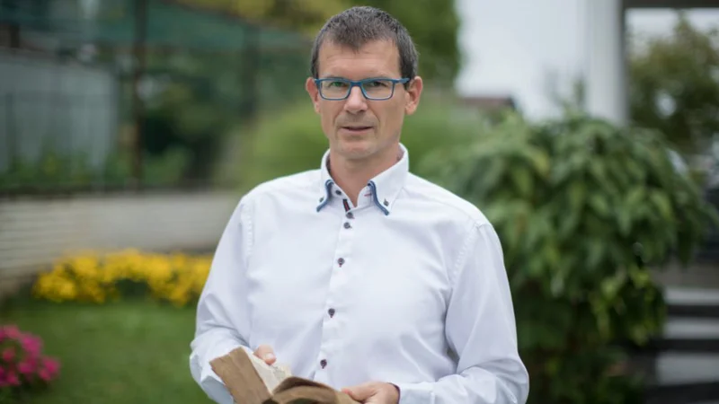Fotografija: Jošt Klemenc, homeopatski zdravnik. FOTO: Jure Eržen, Delo
