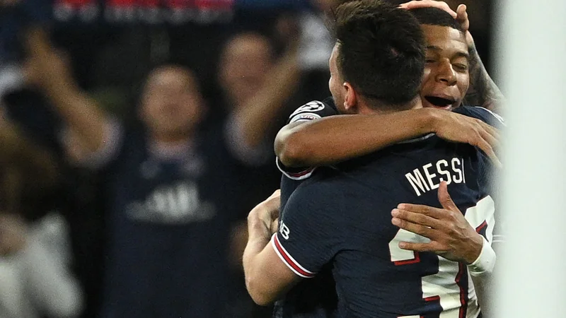 Fotografija: Lionel Messi in Kylian Mbappe sta odlično sodelovala med tekmo PSG in Leipziga. FOTO: Anne-christine Poujoulat/AFP