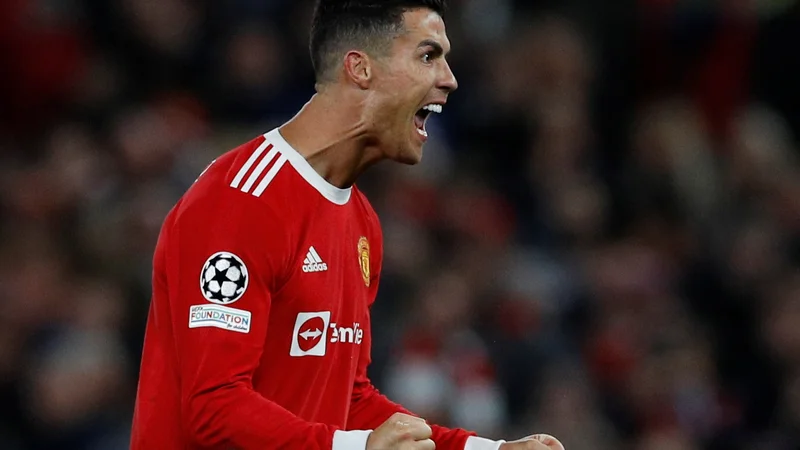 Fotografija: Cristiano Ronaldo tudi pri 36 letih izžareva motiv in neverjetno željo po golih in zmagah. FOTO: Phil Noble/Reuters