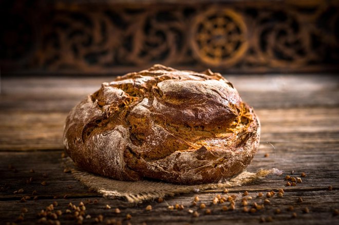 Odličen svež kruh iz ajdove moke. FOTO: Depositphotos
