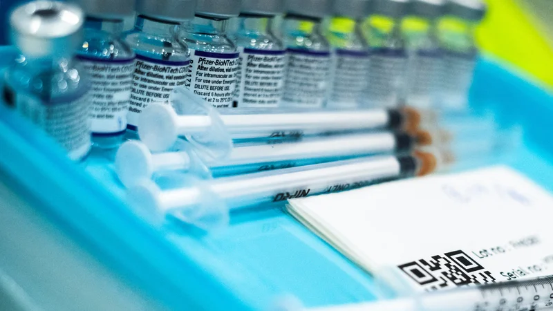 Fotografija: Novartis bo prenesel proizvodni proces iz Steina v Ljubljano ter začel polnjenje in pakiranje v prvi polovici leta 2022. FOTO: Reuters