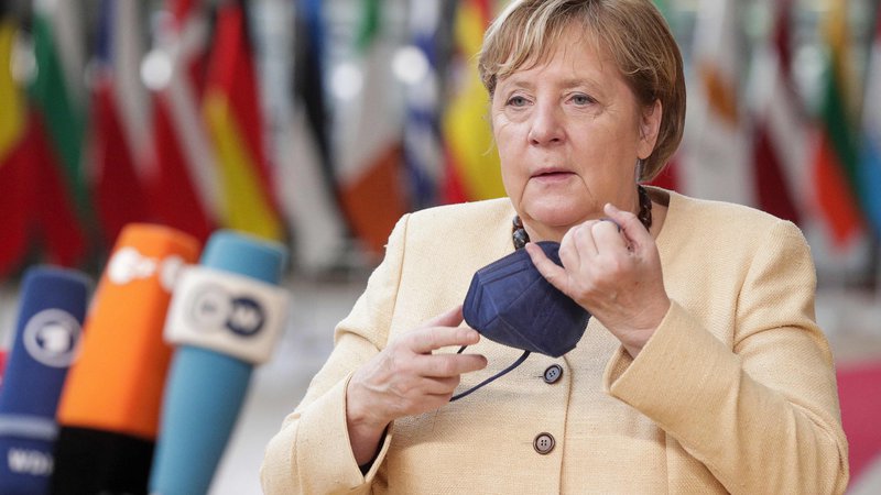 Fotografija: »Kaskada pravnih sporov pred sodiščem EU še ni rešitev težave,« je povedala nemška kanclerka Angela Merkel. Olivier Hoslet/AFP
