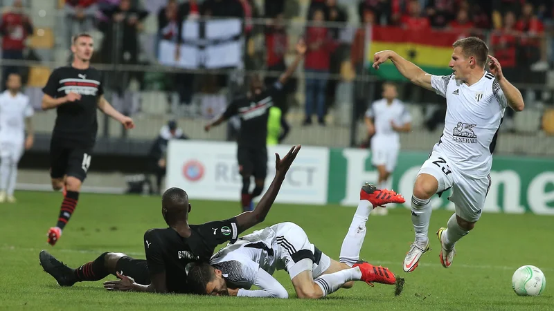 Nogometaši Mure so se odločno postavili po robu Rennesu. FOTO: Jože Suhadolnik/Delo
