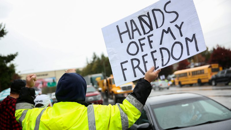 Fotografija: Zaposleni v Boeingu nasprotujejo obveznemu cepljenju. FOTO: Lindsey Wasson/Reuters
