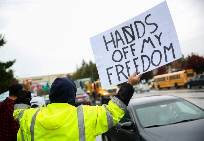 Zaposleni v Boeingu nasprotujejo obveznemu cepljenju. FOTO: Lindsey Wasson/Reuters
