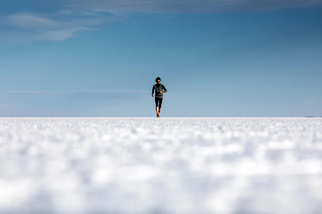 Avtorjev tek po Salar de Uyuniju v Boliviji, največjem slanišču&nbsp;na svetu. FOTO:&nbsp;Matjaž Krivic
