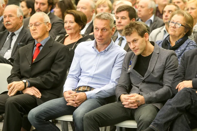 Aljaž Pegan in Mitja Petkovšek (desno) med otvoritvijo novega gimnastičnega centra v Ljubljani. FOTO: Marko Feist
