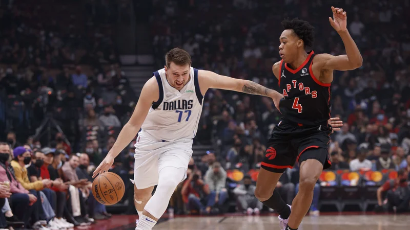 Fotografija: Luka Dončić hitro prihaja v vrhunsko formo. FOTO: Cole Burston/AFP