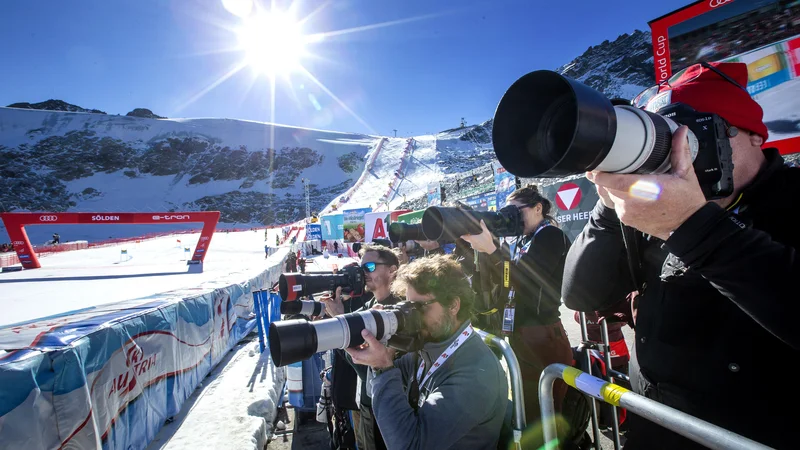 Fotografija: Sölden je pritegnil veliko zanimanje medijev. FOTO: Matej Družnik