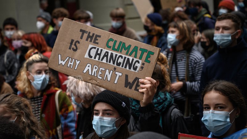 Fotografija: Vsi prebivalci lahko prispevajo k podnebnemu boju, menijo v gibanju Mladi za podnebno pravičnost. FOTO: Fabrice Coffrini/AFP
