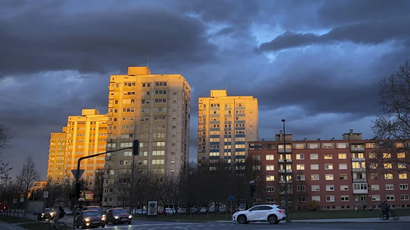 Fotografija: cilj je zagotoviti 10.000 stanovanj za najem do leta 2029. FOTO: Jure Eržen/Delo
