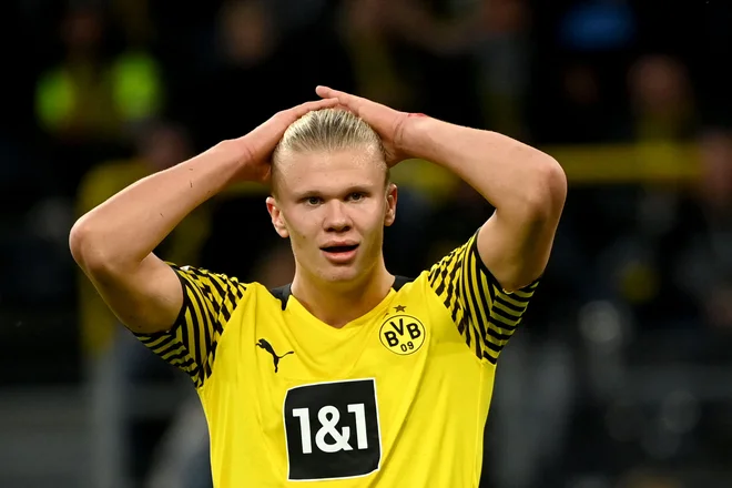 Prve ocene v Dortmundu so govorile zgolj o »več tednih« dolgem okrevanju Erlinga Haalanda (na fotografiji). FOTO: Ina Fassbender/AFP
