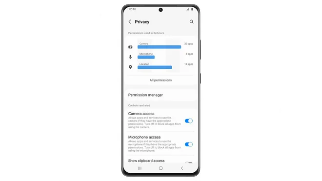 Naše pametne naprave vsebujejo veliko osebnih podatkov, tudi informacije, ki jih izmenjujemo z drugimi uporabniki, s katerimi smo povezani. FOTO: Samsung 
