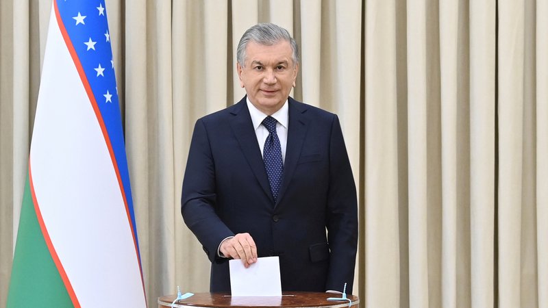Fotografija: Na nedeljskih volitvah je bil za predsednika države ponovno izvoljen Šavkat Mirzijojev. FOTO: Urad predsednika Uzbekistana/Reuters
