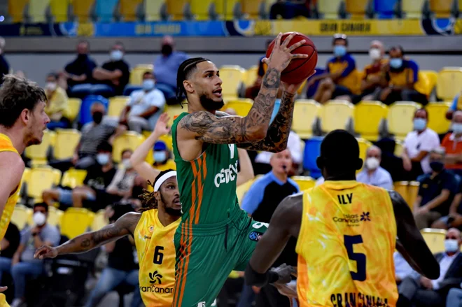 Zach Auguste je zelo obetavno začel sezono, vendar na zadnjih tekmah ni blestel. FOTO: Cedevita Olimpija
