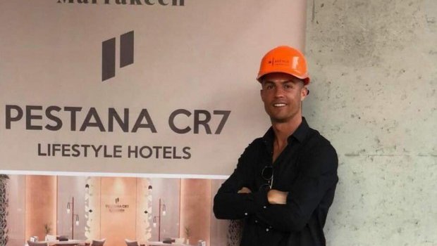 Fotografija: Ronaldo med obiskom Marakeša, kjer je zrasel eden njegovih številnih hotelov. FOTO: Twitter
