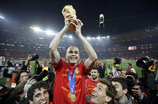 Andres Iniesta je zabil edini gol v finalu svetovnega prvenstva leta 2010. FOTO: Kai Pfaffenbach/Reuters
