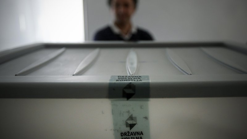 Fotografija: Slovenija z neprilagojenimi volišči invalidom, po mnenju državenga odvetništva, ni povročila težav, ki bi dosegle prag diskriminacije. FOTO: Samec Blaž/Delo
